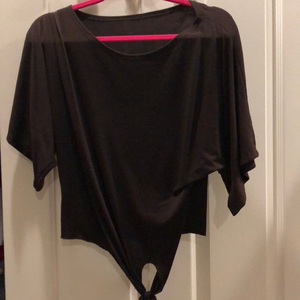 Loose Brown Short Sleeve Sweater with Tie Bottom